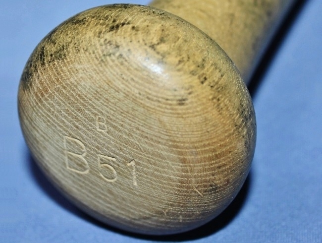 オリックス51 イチロー 1999実使用バット 6年連続首位打者達成年 使用感抜群_濃紺色の手袋染料、リアルなグリップ。