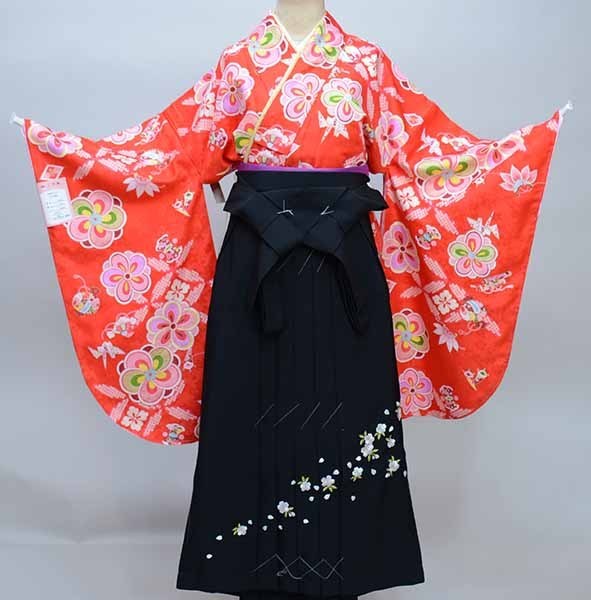 適切な価格 二尺袖 着物 袴フルセット 百花斉放 赤地 袴変更可能 卒業式 新品(株)安田屋 NO35796 振袖 適切な価格 二尺袖 着物 袴フルセット 百花斉放 赤地 袴変更可能 卒業式 新品(株)安田屋 NO35796 振袖