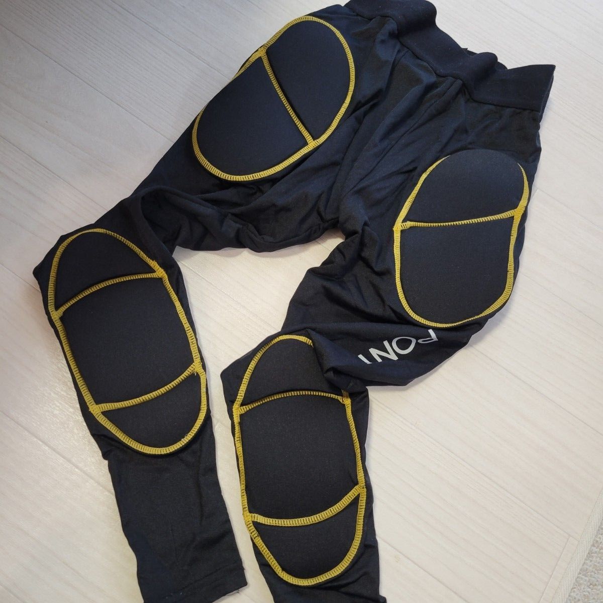 中古 140 キッズ用 ヒッププロテクター ポンタペス ケツパット ひざパット おしり 膝 スキー スノボ 怪我防止 防寒 男女