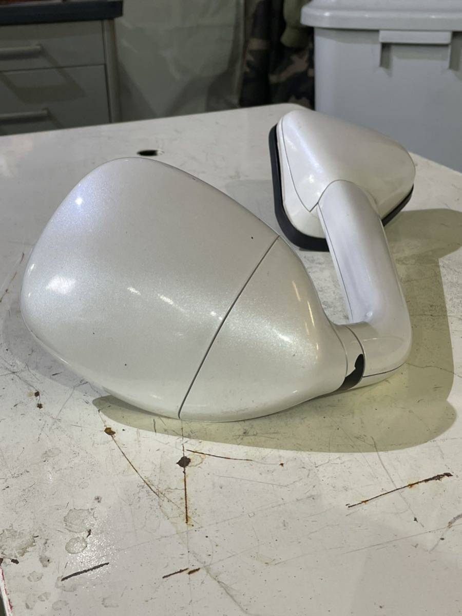  Toyota Hiace 200 series fender mirror used under mirror Guts mirror front white pearl 