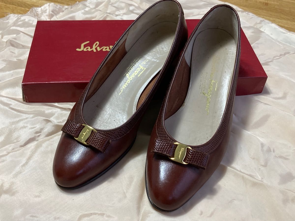 Salvatore Ferragamo  パンプス　7C