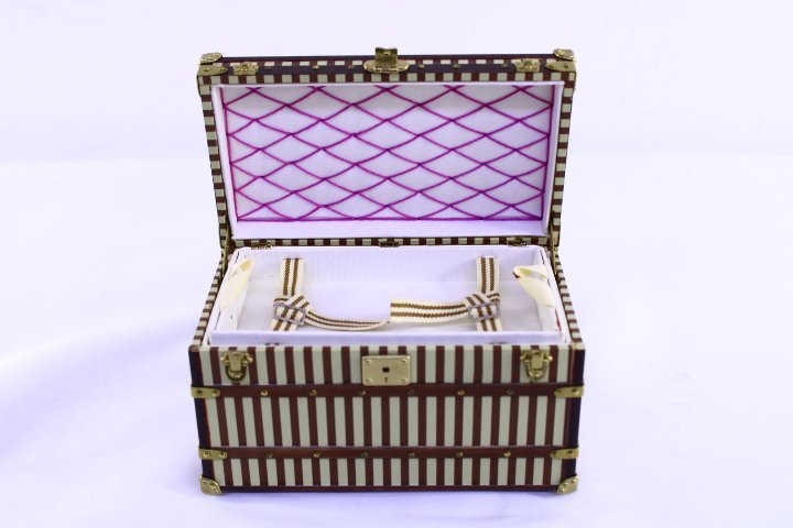 ●LOUIS VUITTON/ルイヴィトン ノベルティグッズ マル・クーリエ トランク 小物入れ オブジェ 非売品 レア コレクション 箱無し【10808210_画像6