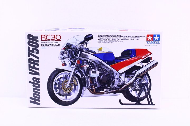 ●未使用 TAMIYA タミヤ HONDA ホンダ VFR750R RC30 オートバイシリーズ プラモデル 1/12 未組立【10803901】_画像1