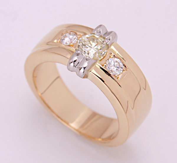 《質屋出品》k18/Pt900★天然ダイアモンド0.5ct+0.2ctデザインリング★C-5817