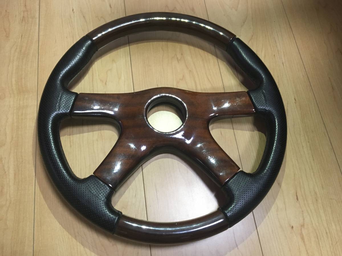 Nardi♪木柄這是非常漂亮的。 原文:ナルディ♪ ウッドハンドル 結構キレイです。