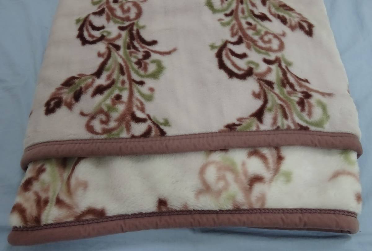 （し-N1-94） YVES SAINT LAURENT イヴサンローラン 毛布 ロゴ 刺繍 花柄 ピンク系 中古_画像7