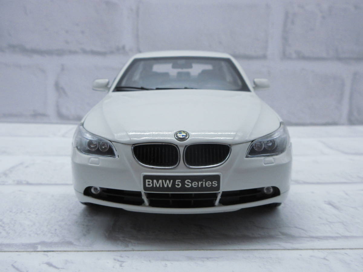 ミニカー　1/18　BMW　5er 5シリーズ　5series　セダン　ホワイト　ディーラー正規品　モデルカー_画像6