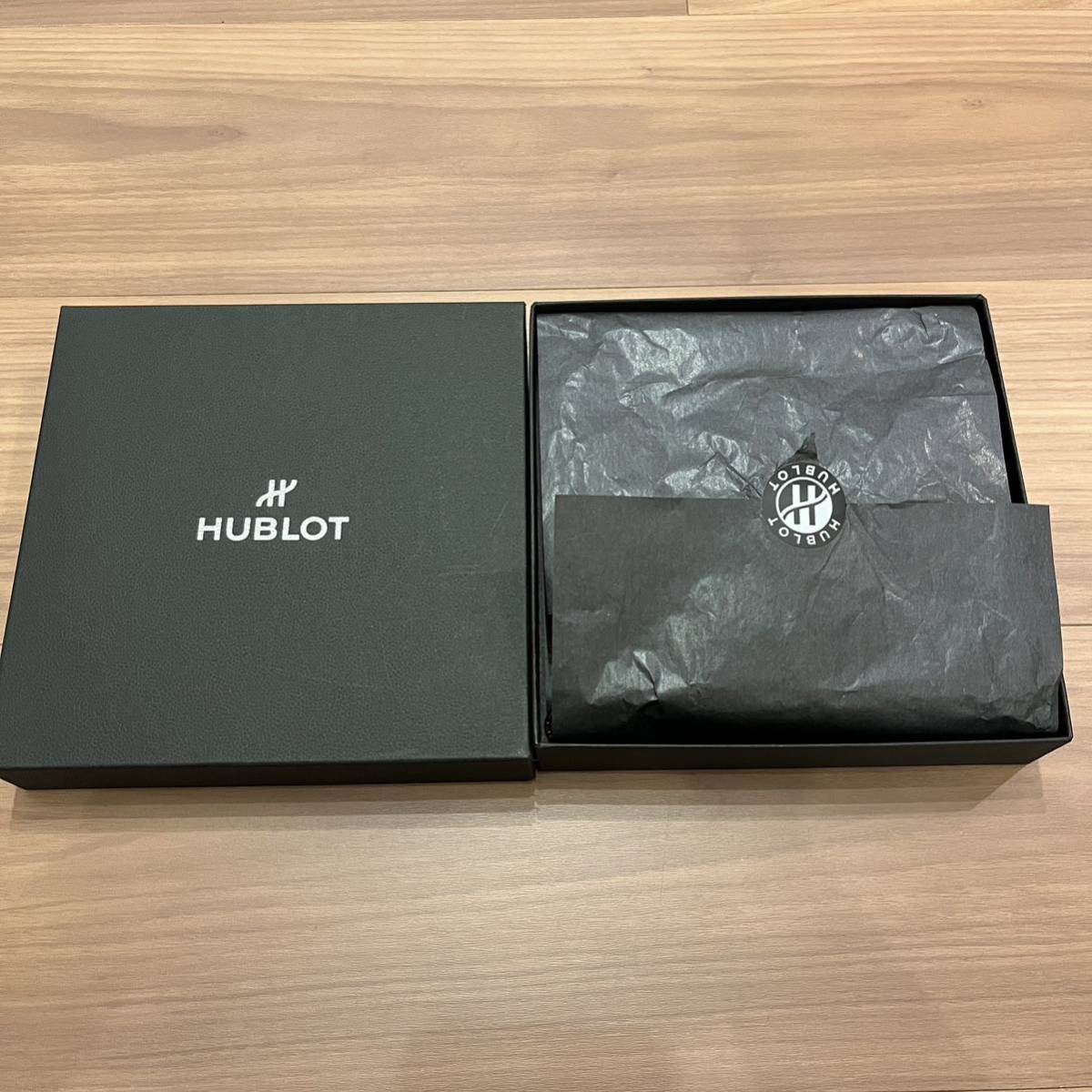新品 HUBLOT ウブロ レザートレイ 小物入れ 時計ケース 時計置き