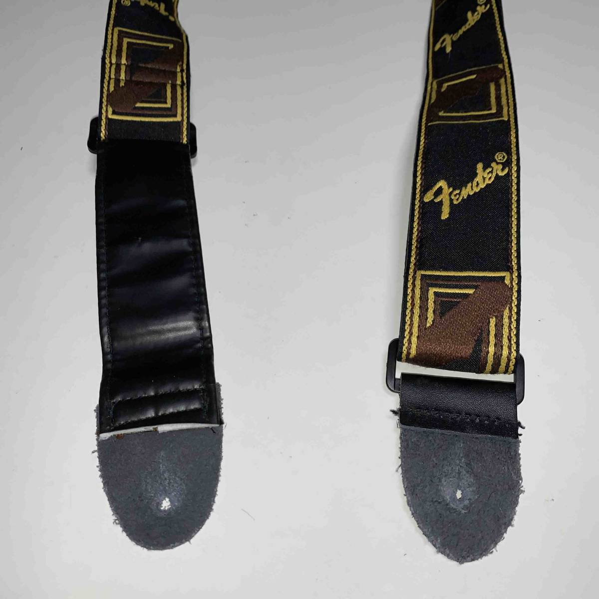 ★☆【美品】フェンダーモノグラムストラップ（黒/黄/茶）Fender Monogrammed Strap（Black/Yellow/Brown）☆★_画像3