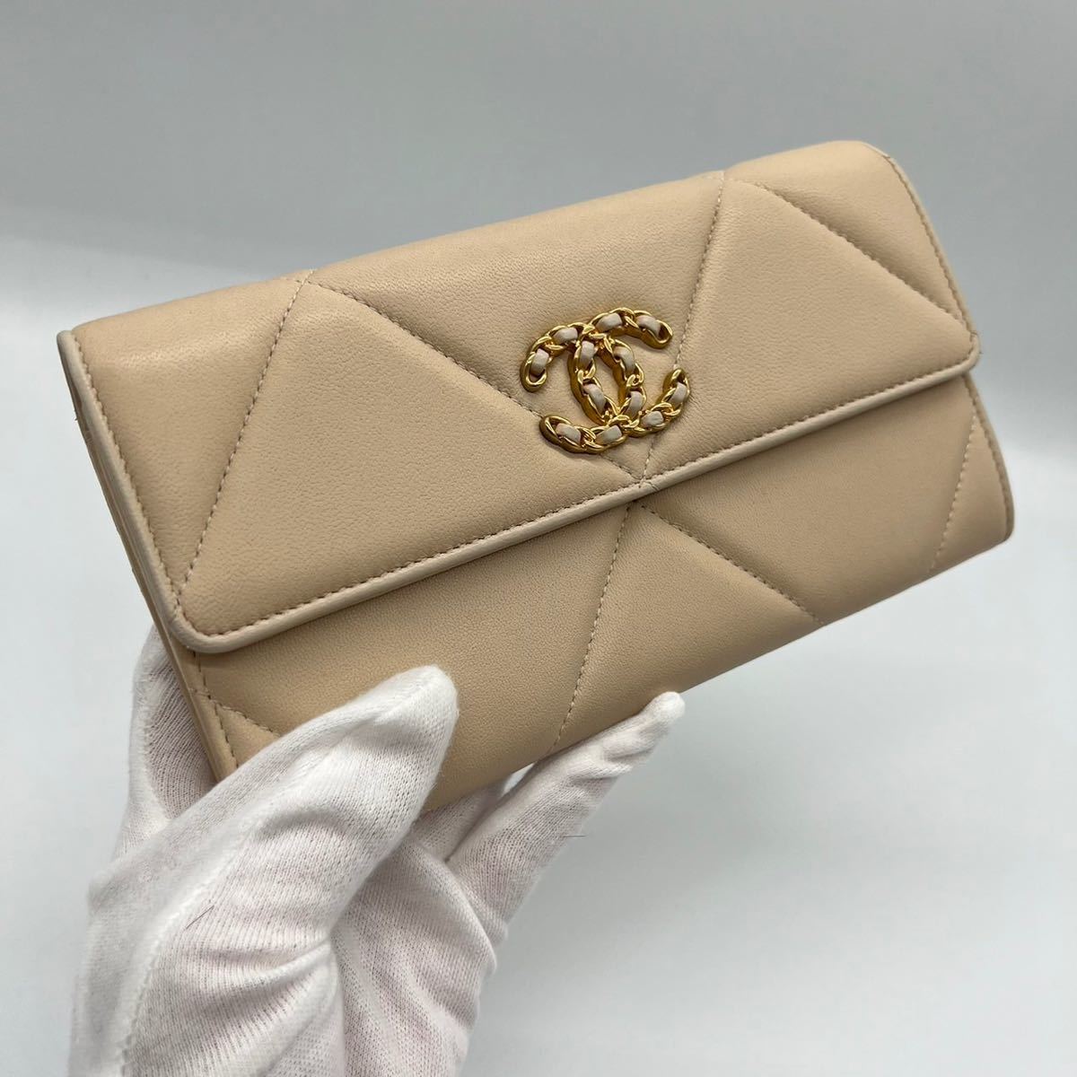 ○新品で購入○ CHANEL シャネル【美品】19 マトラッセ ナインティーン