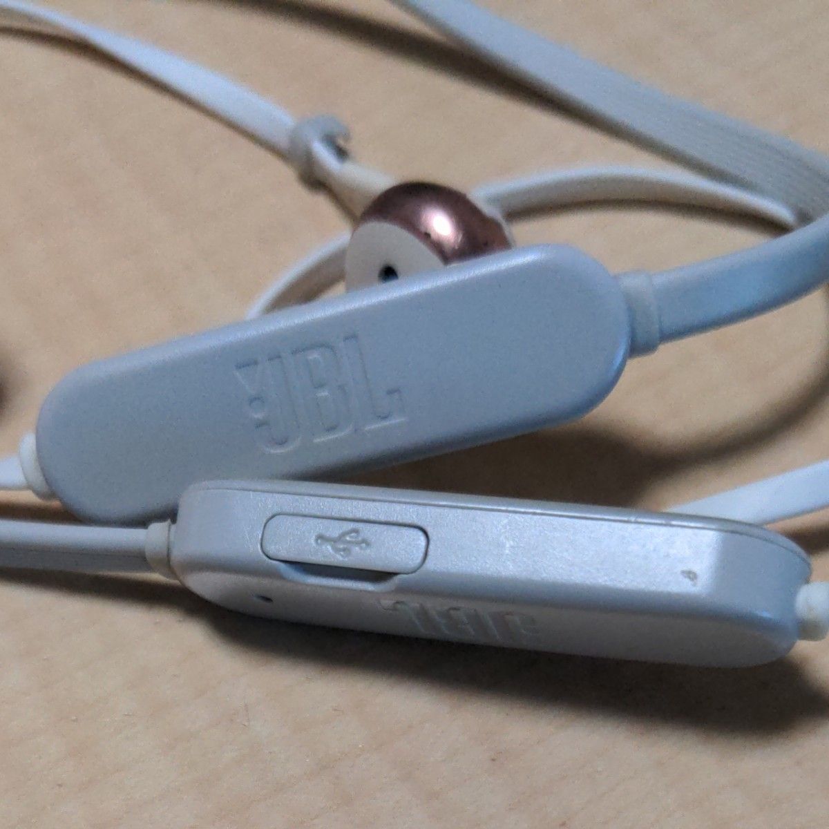 JBL TUNE205BT ワイヤレスイヤホン 一体型|PayPayフリマ