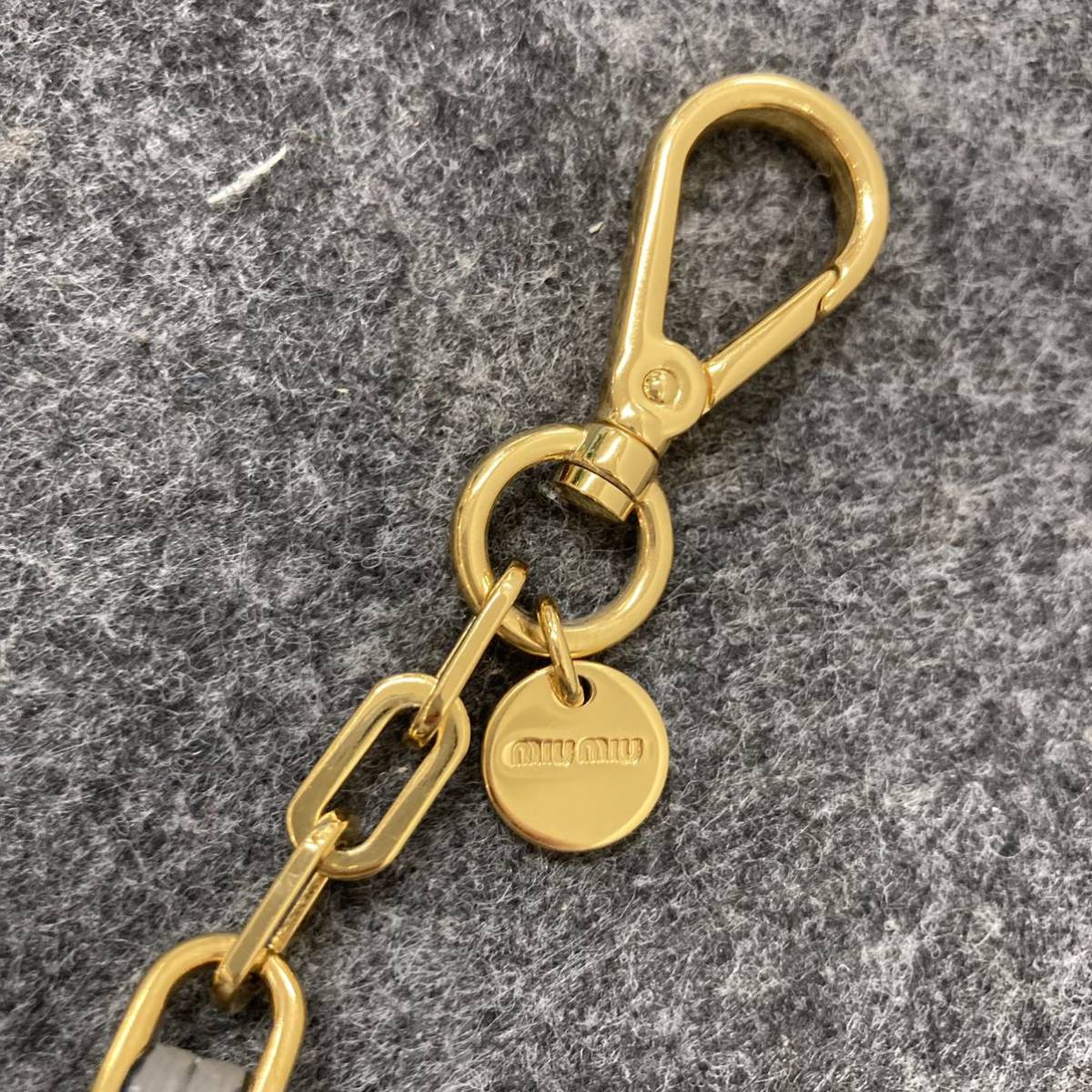 最大89%OFFクーポン miumiu ミュウミュウ ミラー 鏡 ecousarecycling.com