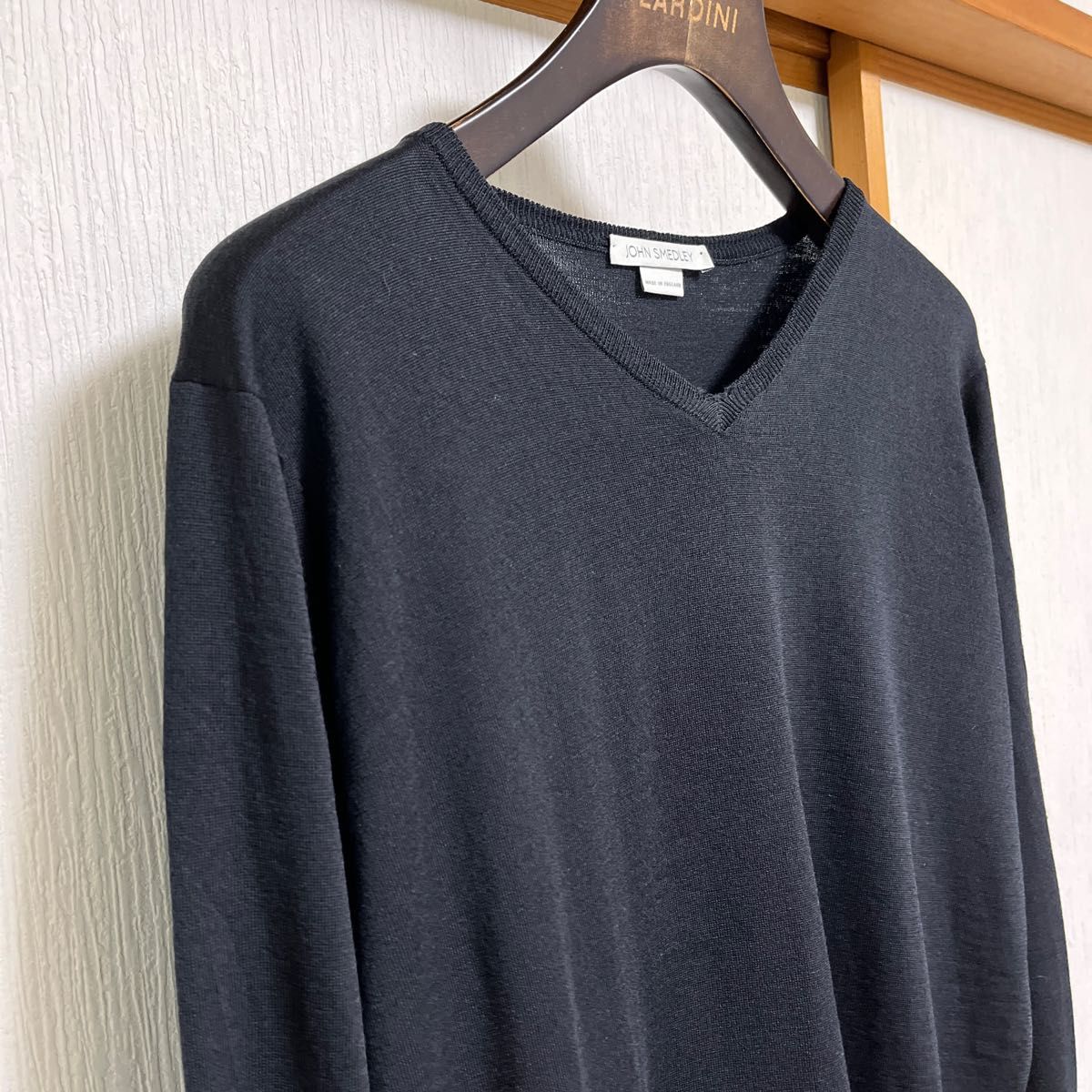 美品】JOHN SMEDLEY ジョンスメドレー Vネック ウール ニット ブラック