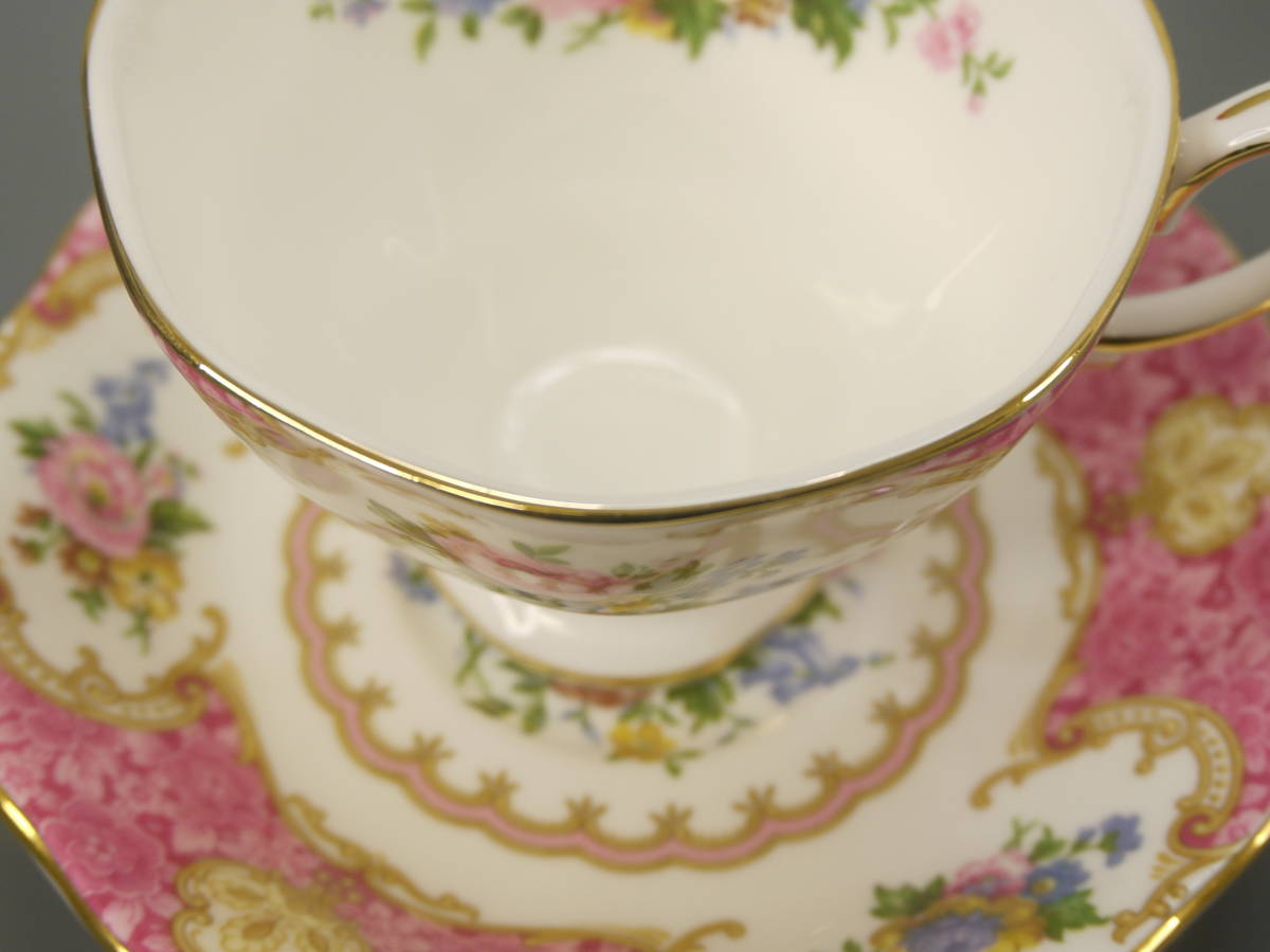 945 ロイヤルアルバート レディカーライル ペア カップ＆ソーサー 2客 ROYAL ALBERT Lady Carlyle 金縁 花柄 ピンク系_画像8