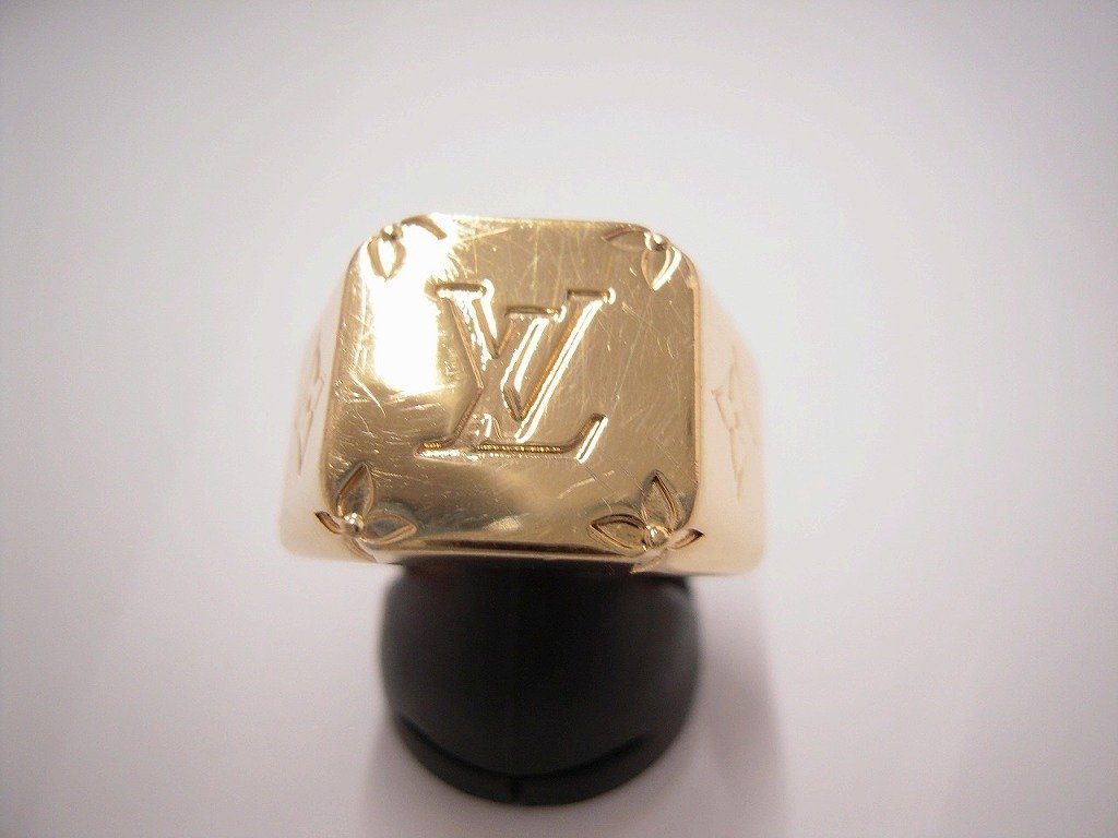 Louis Vuitton Monogram Signet Ring (M80190)