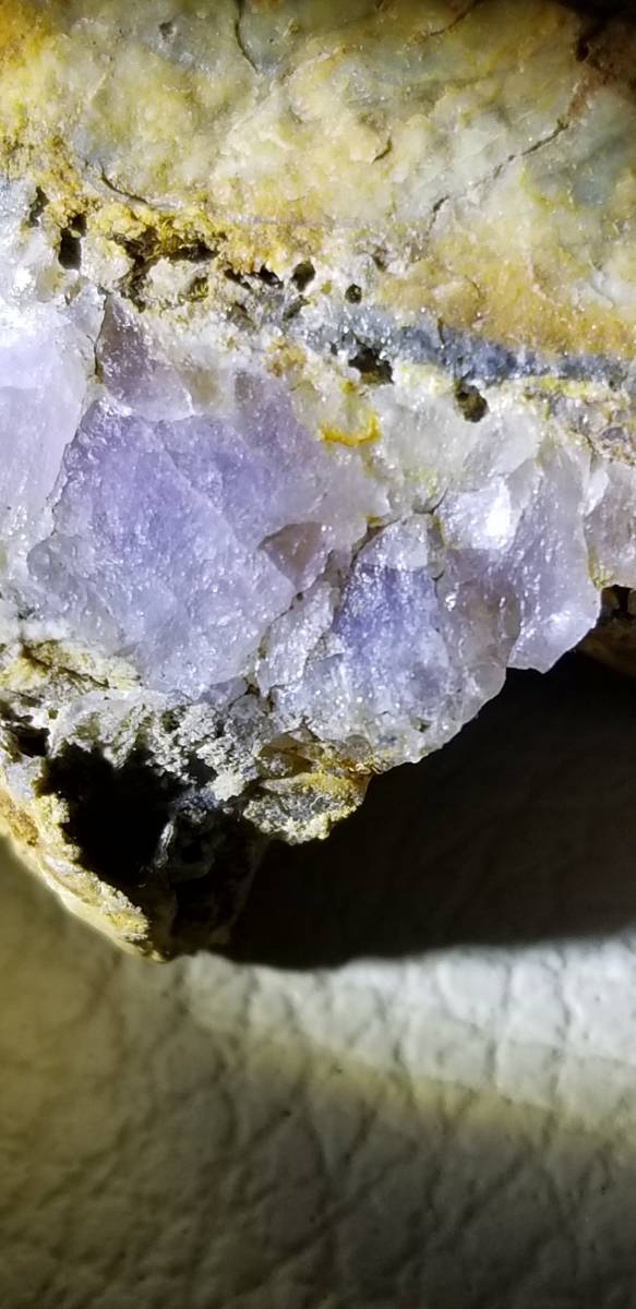 【鉱物】群馬県沼田市戸神山の母岩付き紫石英（Violet Quartz）3個計約99gです。_画像7