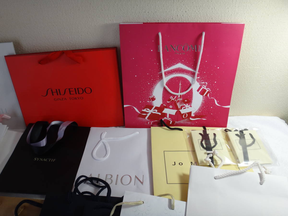 ①持ち帰りで1度使用美品、化粧品紙袋37枚「クレ・ド・ポー/JoMALON/DECORTE/ESTEE LAUDER/LANCOME/資生堂　他(化粧品紙袋）」_画像6