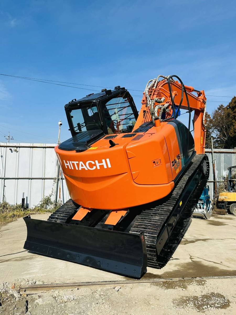 日立 HITACHI ZX135UR-3 重機 ユンボ ウィンチ・ハイスピード・バックカメラ・配管付 イワフジグラップル 美品の画像3