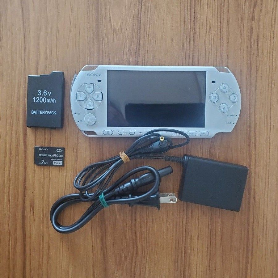 PSP 3000 本体セット ソフト3本