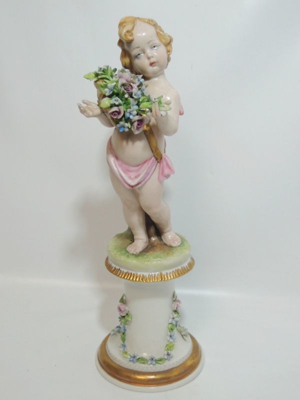 イタリア カポディモンテ ロココ調 陶器人形 フィギュリン 天使 花束を