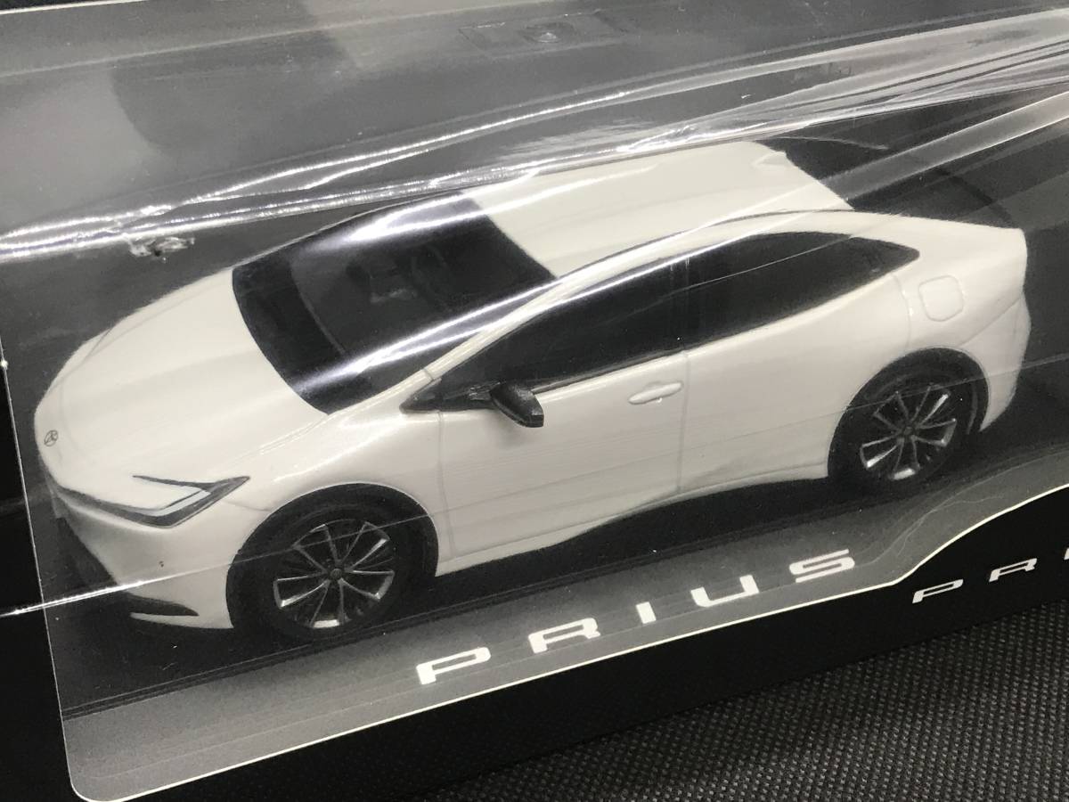90%OFF】 1 30 トヨタ 新型プリウス ミニカー 非売品 プラチナ