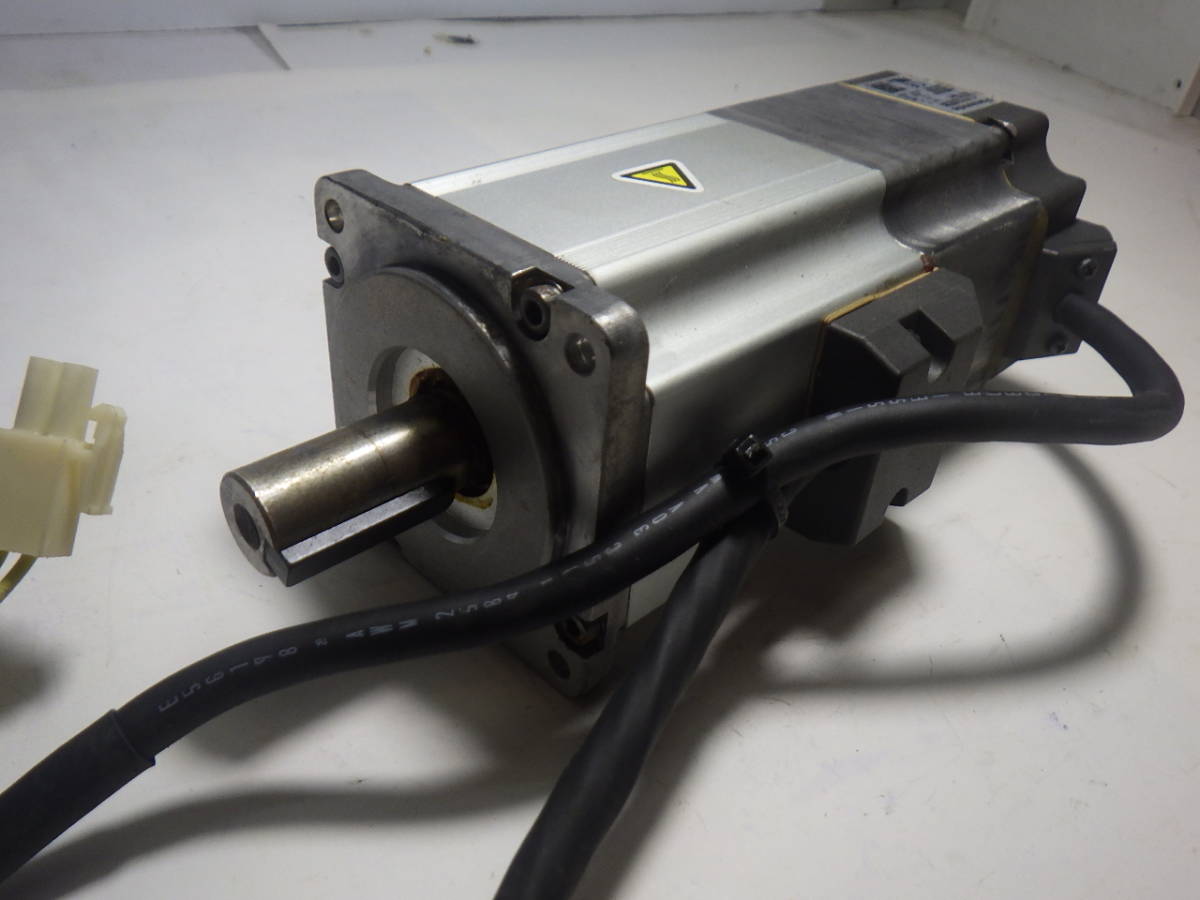 パナソニック AC SERVO MOTOR MSMD042PIT 106V 2.6A[管理番号あ2]_画像3