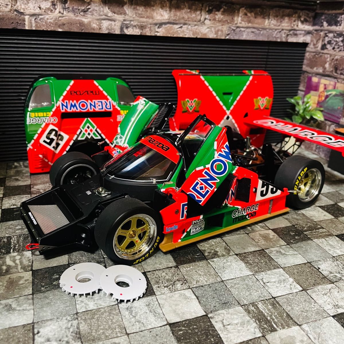 1/18 AUTOart チャージ レナウン マツダ 787B ル・マン 優勝