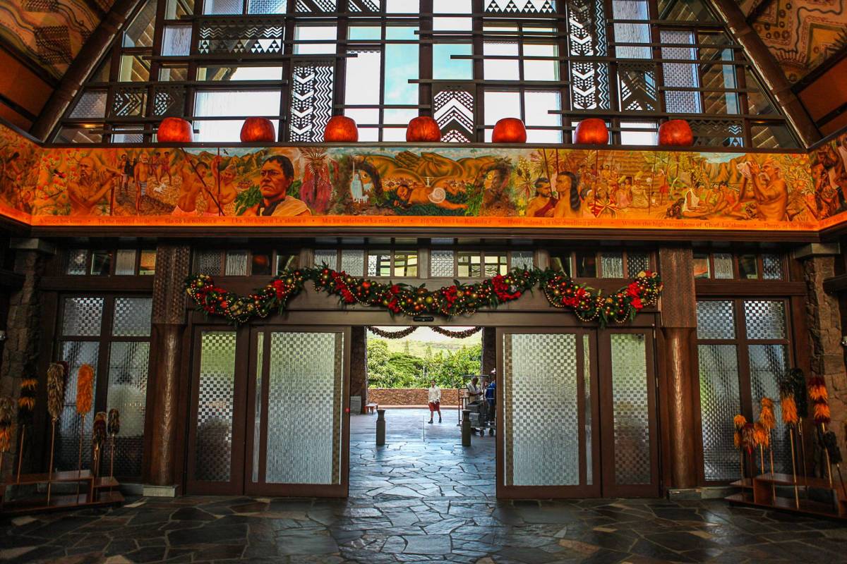 ハワイ ディズニー ホテル アウラニ コオリナ 宿泊 予約済 譲渡 HAWAII AULANI Disney HOTEL_ホテルの中から見たエントランス (入口)
