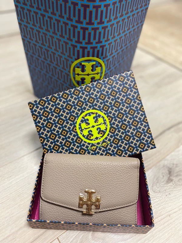 TORY BURCH キルティングレザーウォレット(二つ折り財布) 折り財布