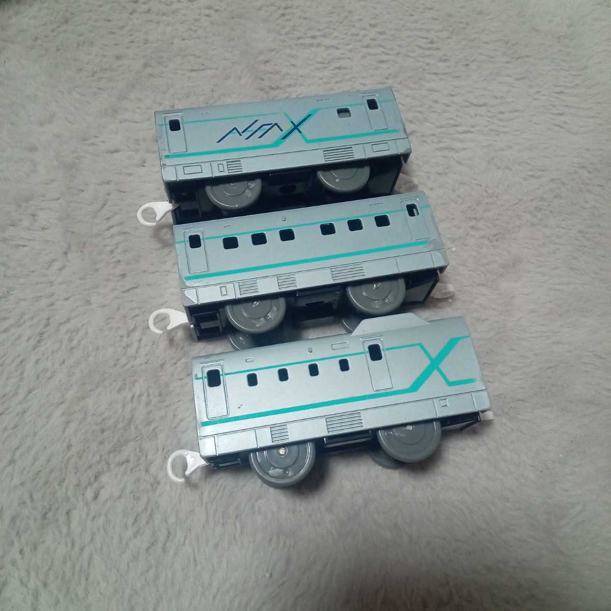 プラレール 新幹線 ALFA-X アルファエックス 中間車 ３両セット ジャンクの画像1