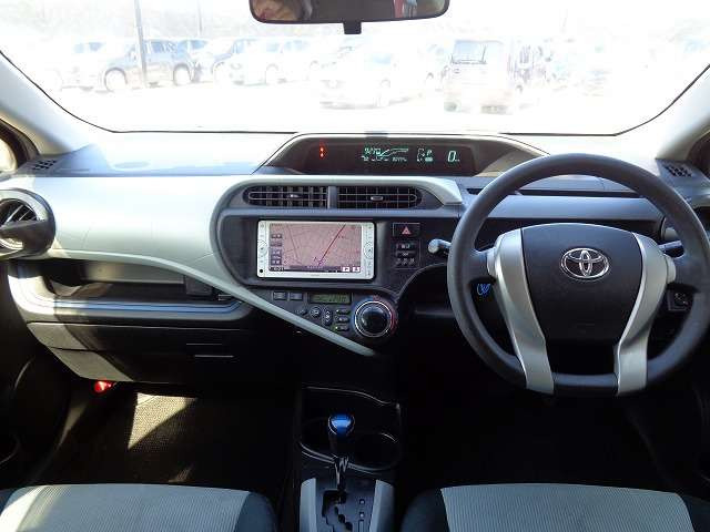 「平成26年 トヨタ アクア 1.5 S SDナビ Bluetooth フルセグ ドラレコ@車選びドットコム」の画像2