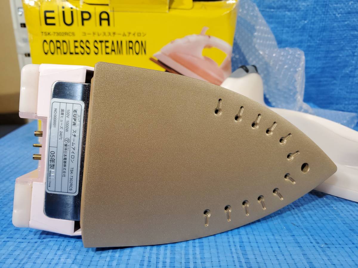 ★1000円即決! upca 美品 ユーパ EUPA コードレス スチーム アイロン TSK-7302RCS ピンク 元箱 動作確認済み_画像3