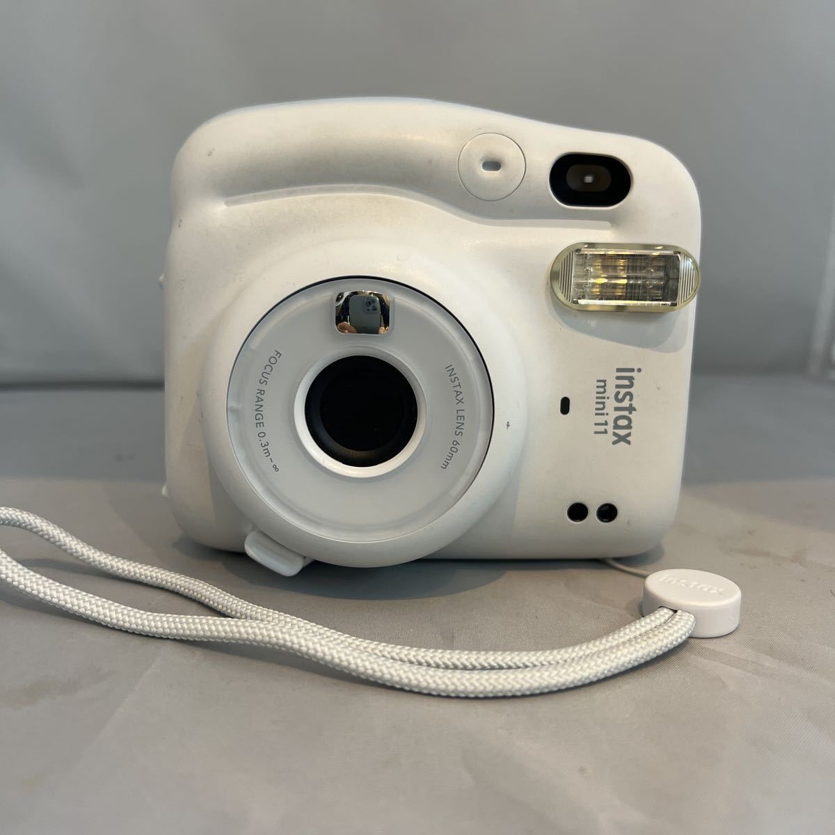 新版 instax mini11 チェキ ICE WHITE インスタント、ポラロイド