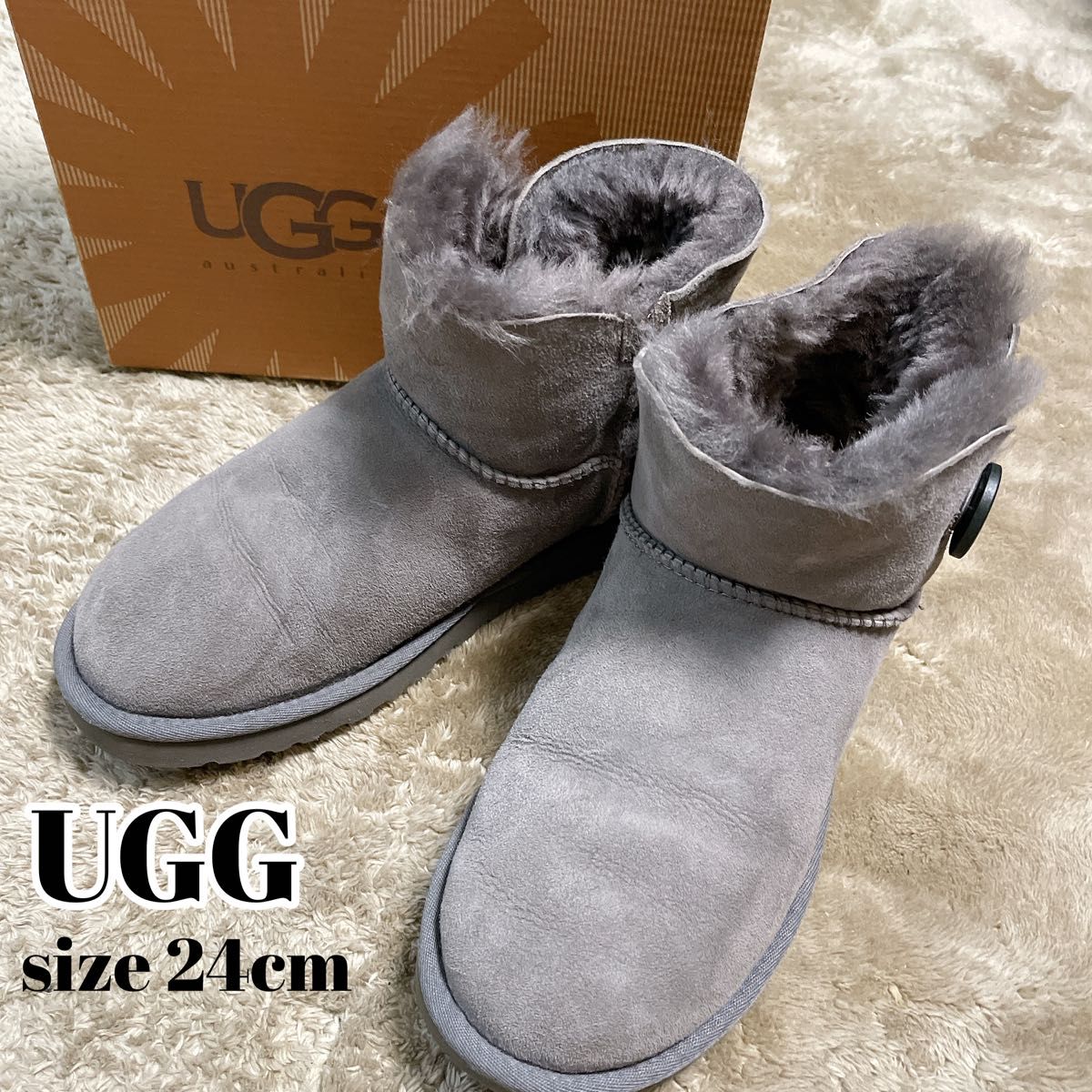 UGG ムートンブーツ アグ mini ボタン ベイリー グレー ショートブーツ ムートン 24cm｜PayPayフリマ