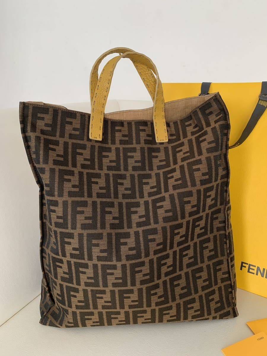 価格は安く 【良品】フェンディ エフイズ 7VA404 フェイス フェンディ