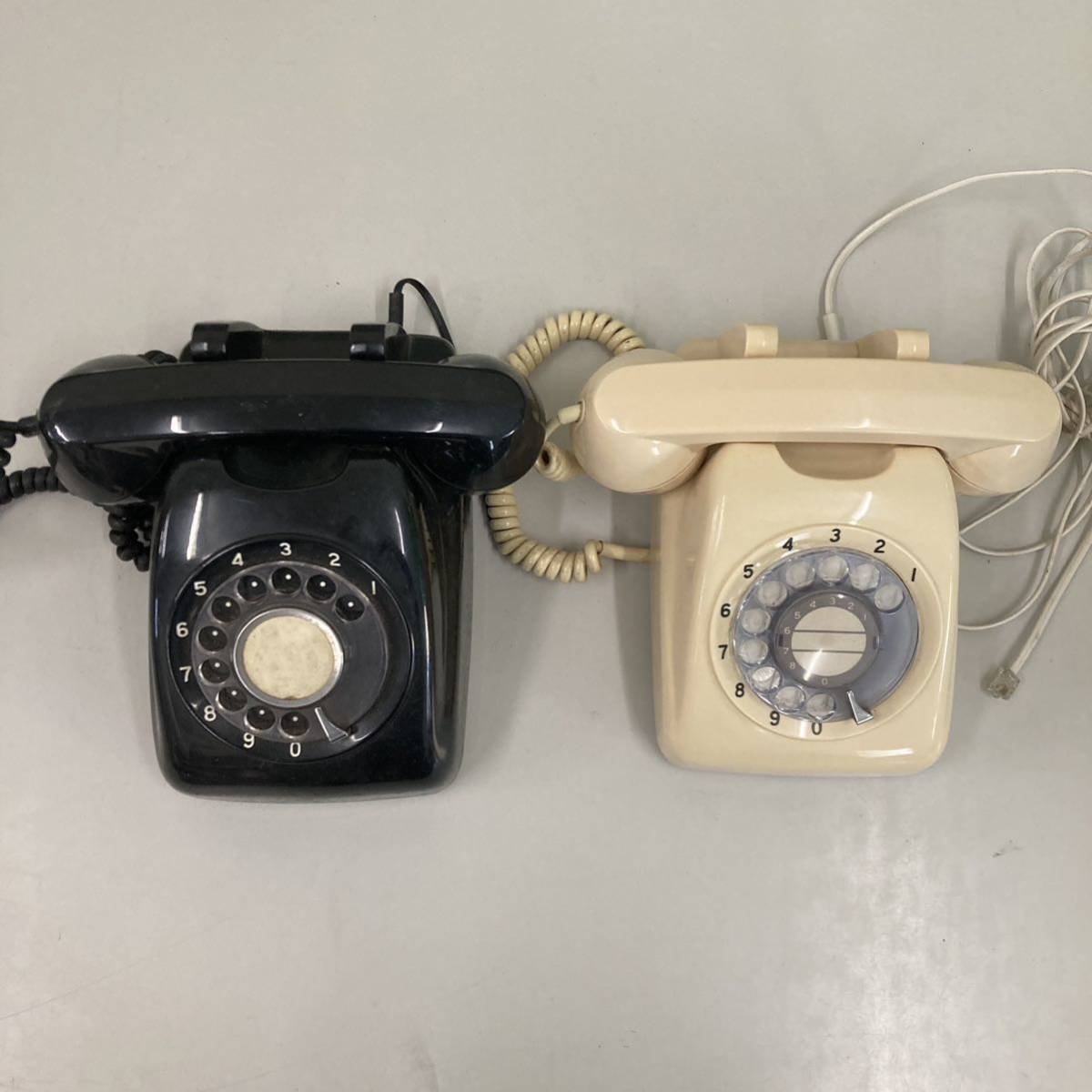  dial type telephone ivory . black. 2 piece set ivory is use possibility. black telephone Showa Retro antique telephone machine old Japanese-style house dial type 