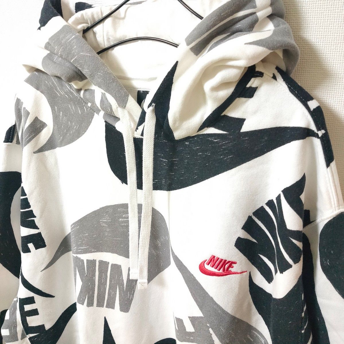 NIKE 白黒 プルパーカー AOP スウッシュ総柄 フリース XXL ナイキ スウェットパーカー ゆるダボ ビックシルエット