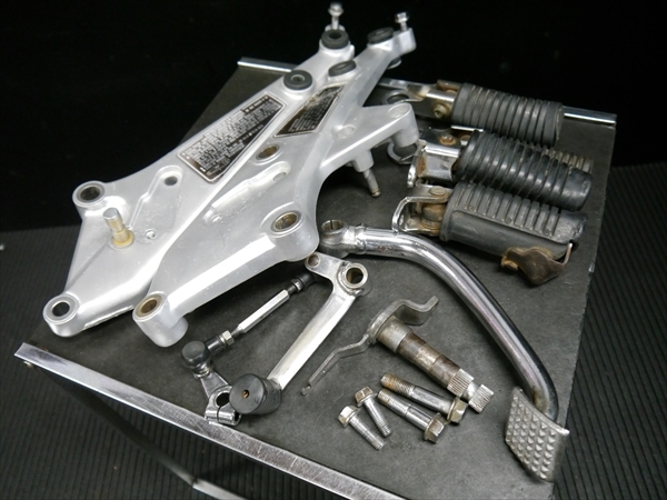 R50310 CB900F SC01ボルドールより 純正 ステップASSY タンデム