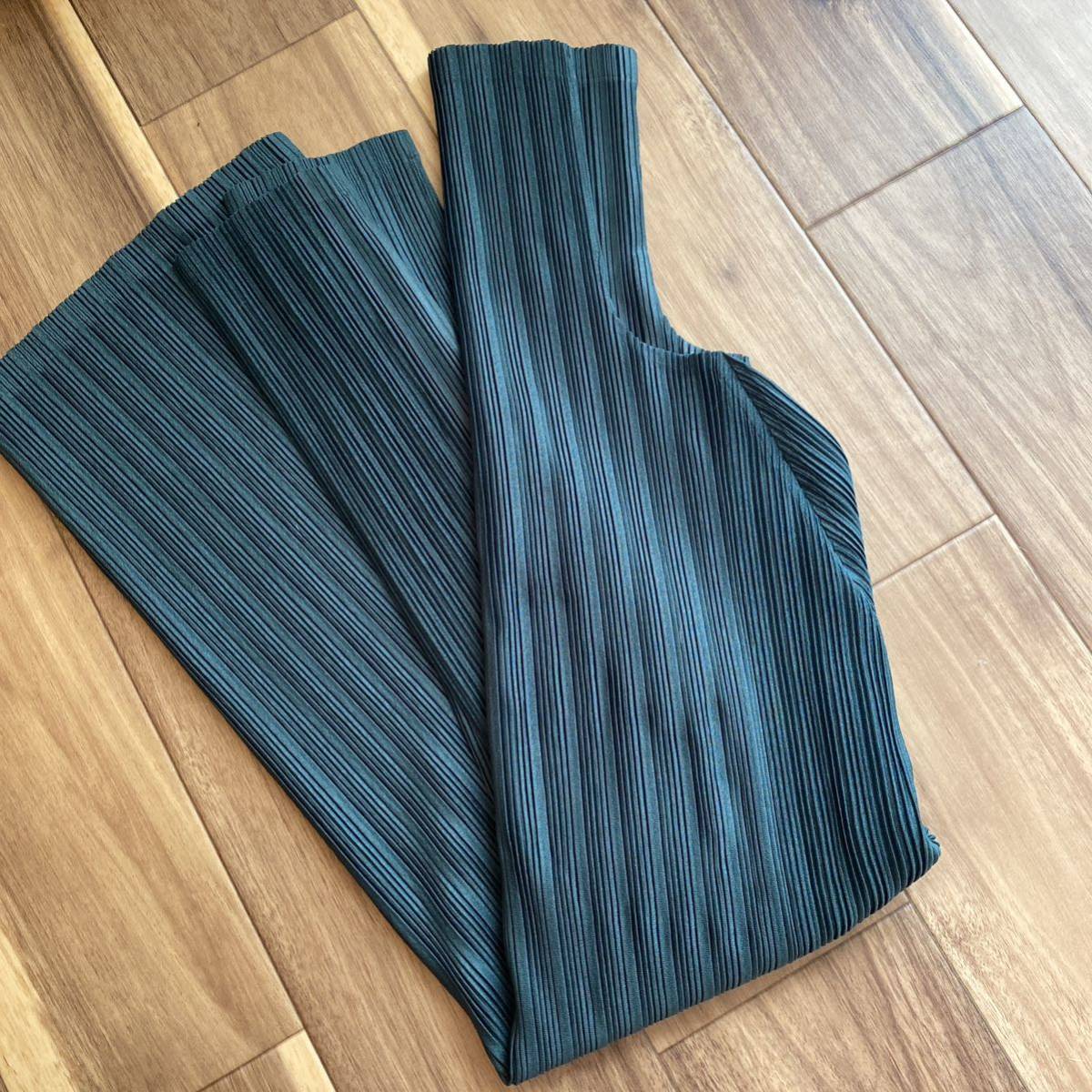 カットソー PLEATS PLEASE ISSEY MIYAKE RIB PLEATS