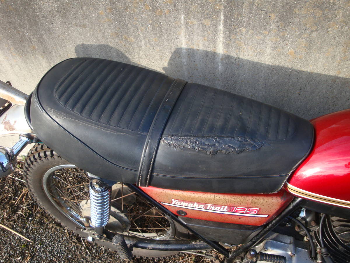 ヤマハ ＤＴ１２５ 古いバイクですの画像3