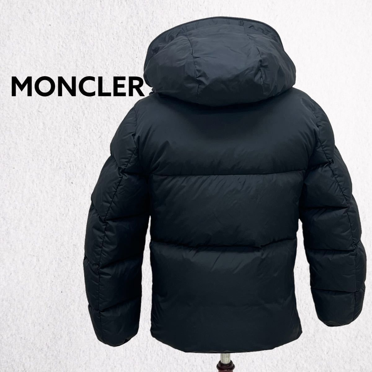 国内正規品 MONCLER モンクレール MONTCLA モンクラ ポケット止水ジップ 袖ワッペン ナイロン フード付き ダウンジャケット  41943-85-C0300