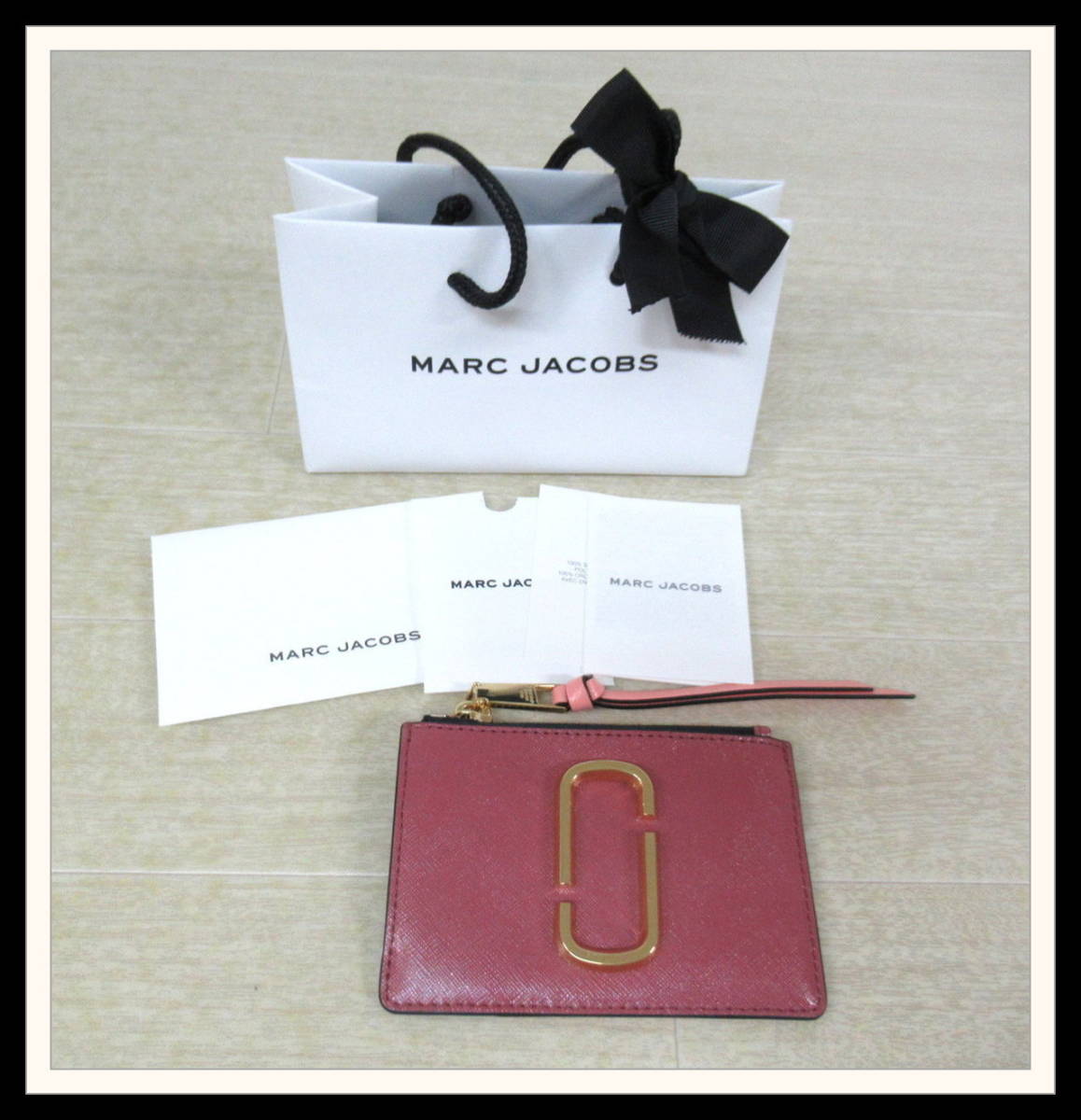MARC JACOBS/マークジェイコブス スナップショット マルチウォレット パスケース付コインケース 財布【I3【R2022-12-04-775