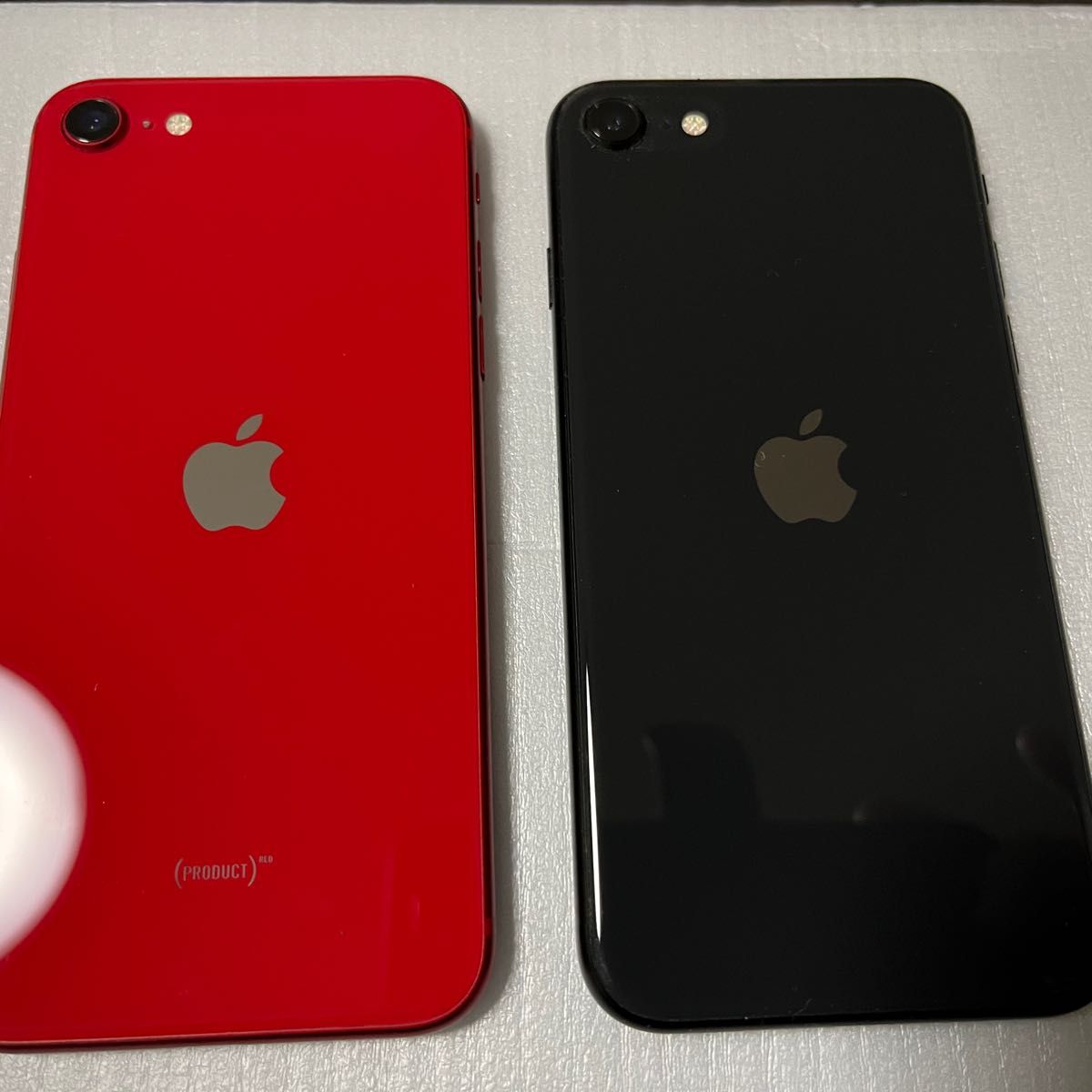 iPhone SE 第2世代 SE2 ブラック、レッド　2台
