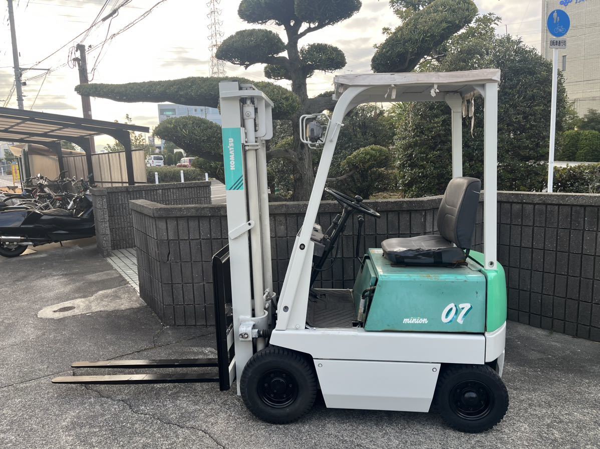 小回り抜群 コマツフォークリフト 0.7t バッテリー カウンター 700kg 小回り抜群 コマツフォークリフト 0.7t バッテリー カウンター 700kg