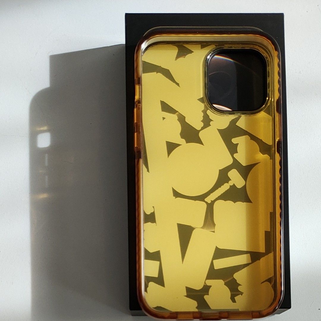 【中古美品】iPhone12ProMax用スマホケース　バスケ　LAKERS　レイカーズ　NBAデザイン　黄×紫　
