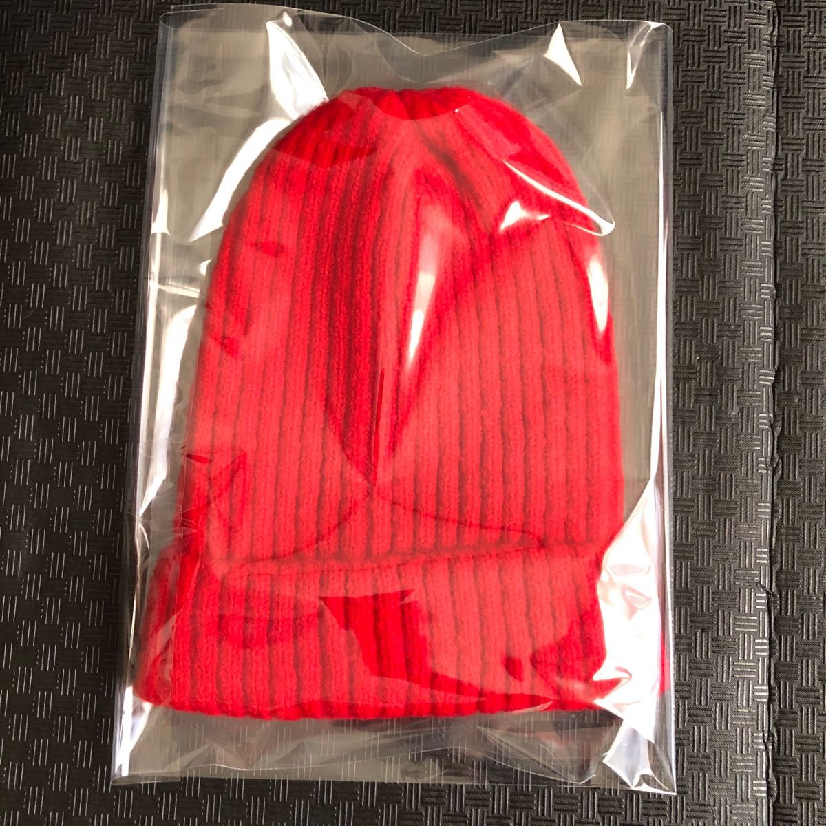 【新品】ビーニー／ニットキャップ トレンドカラー《レッド》（CAP/beanie/knit/ワッチ/帽子/赤/RED/knit）