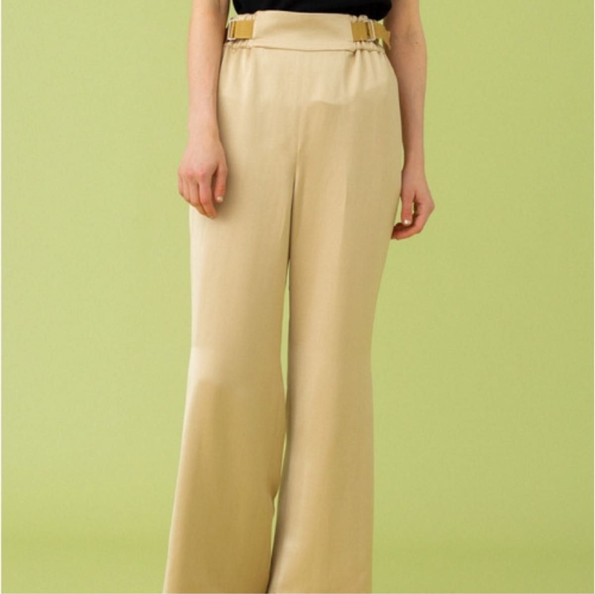 ★新品未使用★ UNITED TOKYO サテンサイドフレアパンツ FREE BEIGE タグ付き