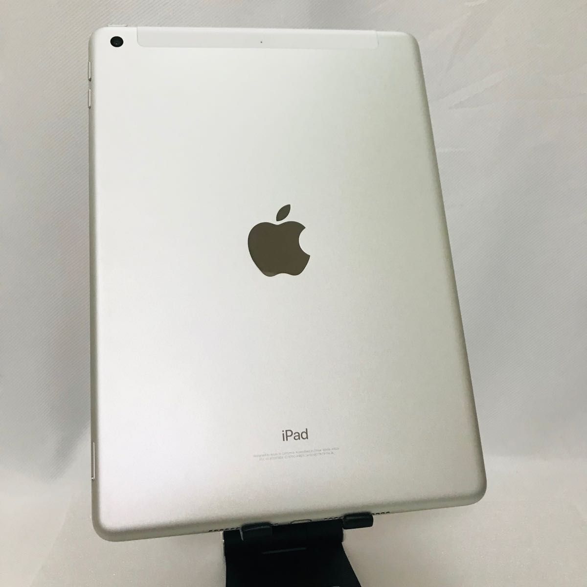 Apple iPad 第５世代 Wi-Fi ＋ Cellular 32GB シルバー 2017年モデル MP1L23/A 本体のみ