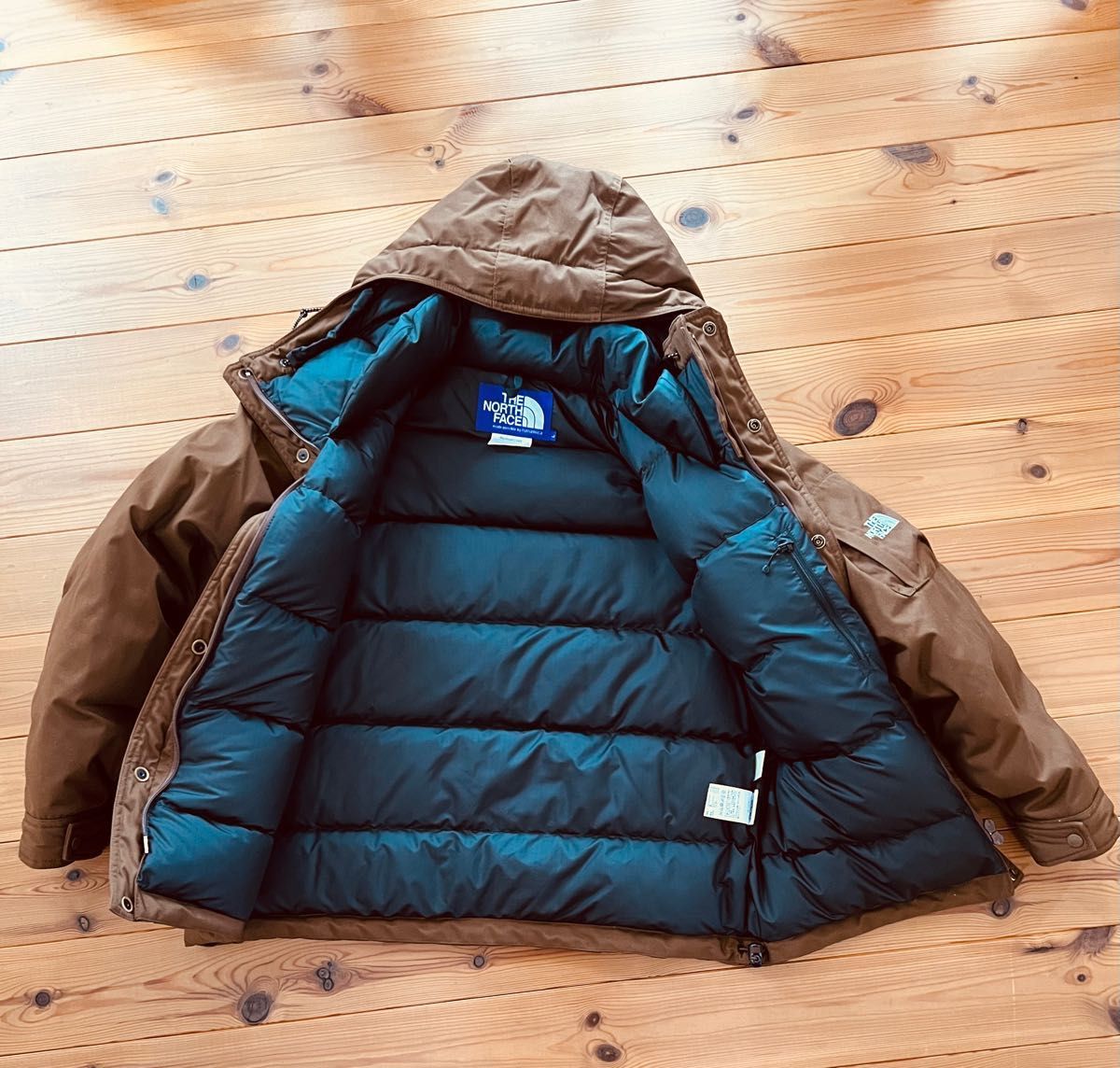 ノースフェイス モンキータイム 別注 マウンテンショートダウン ブラウン L THE NORTH FACE パープルレーベル