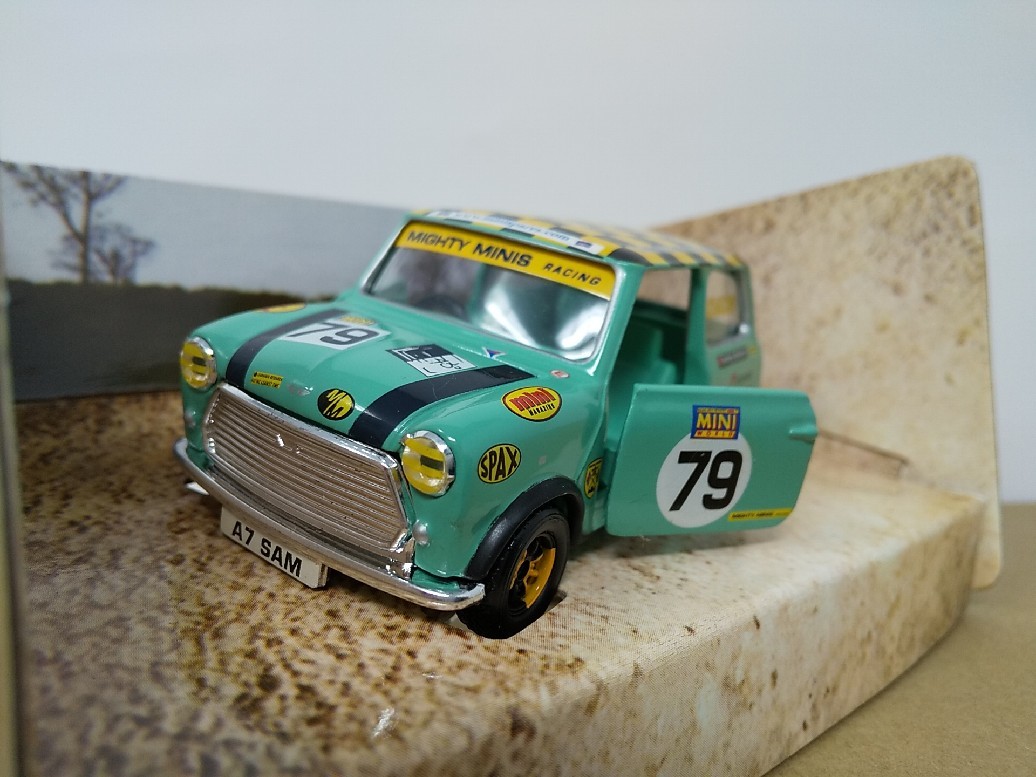 ■ CORGIコーギー『1/36 04431 MIGHTY MINIS RACING CAR No.79 SAM ROACH マイティミニズ レーシングラリーミニカー』_画像2